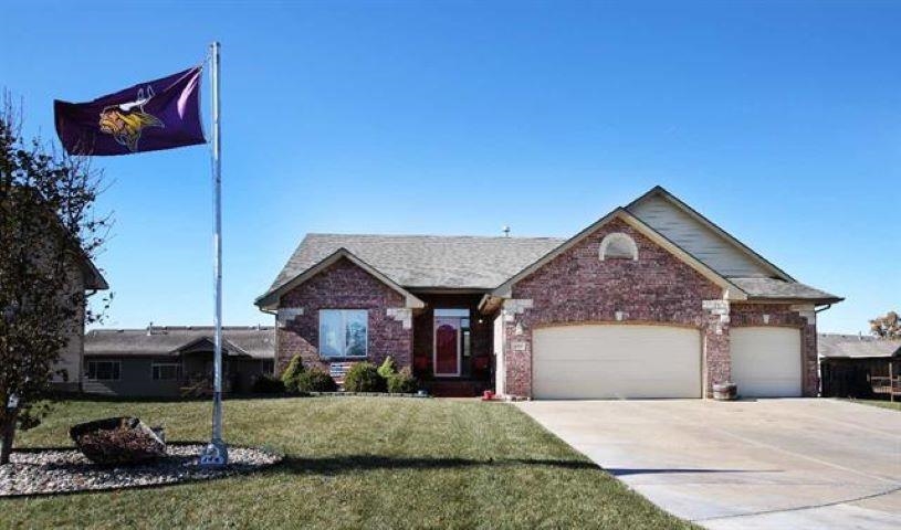 Come and see this gorgeous stunner in Southeast Wichita. Perfectly tucked into the back of a cul-de-