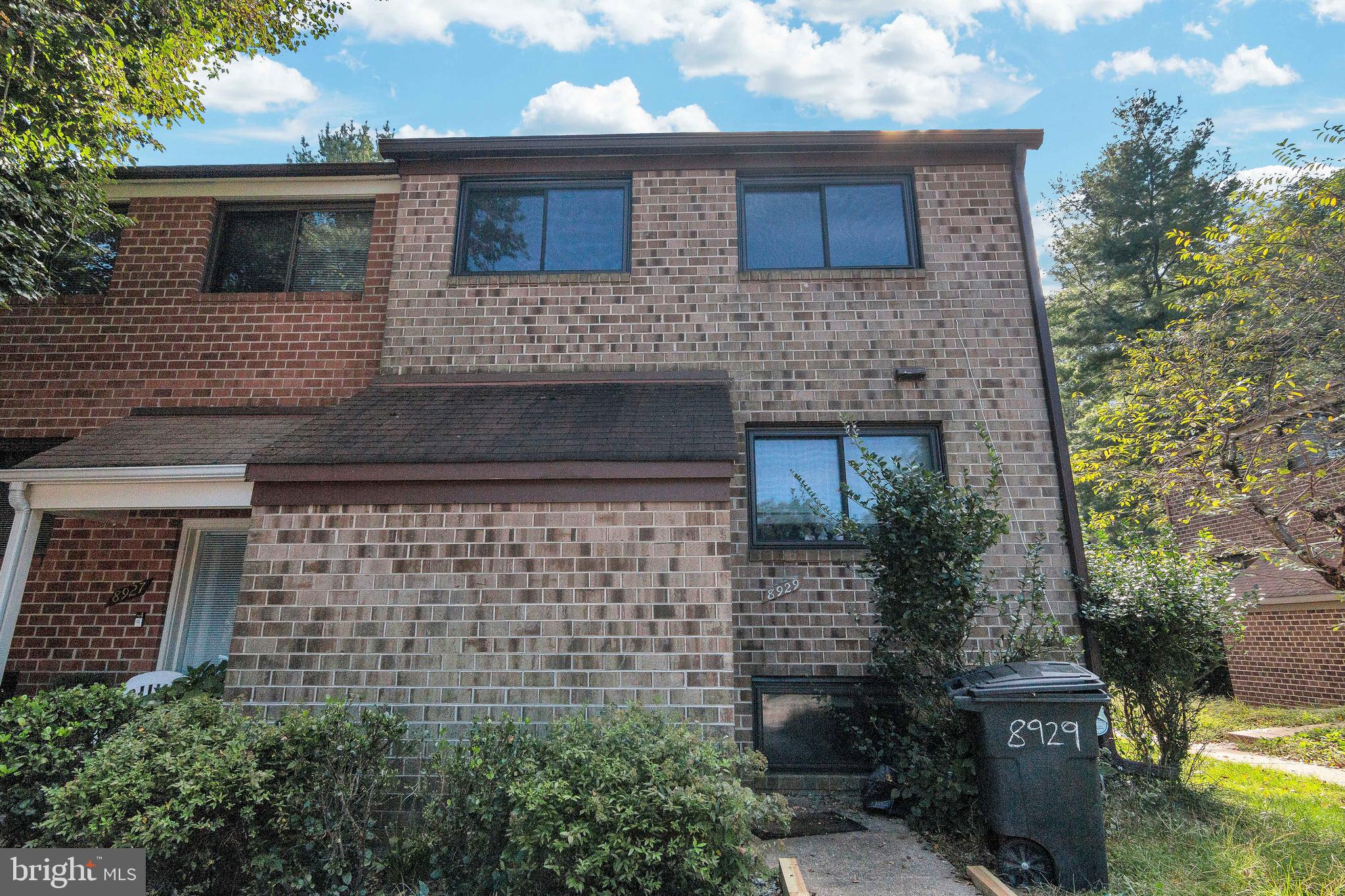 Welcome to Kings Contrivance in Columbia, Maryland. This beautiful brick-end unit townhouse has 4 be