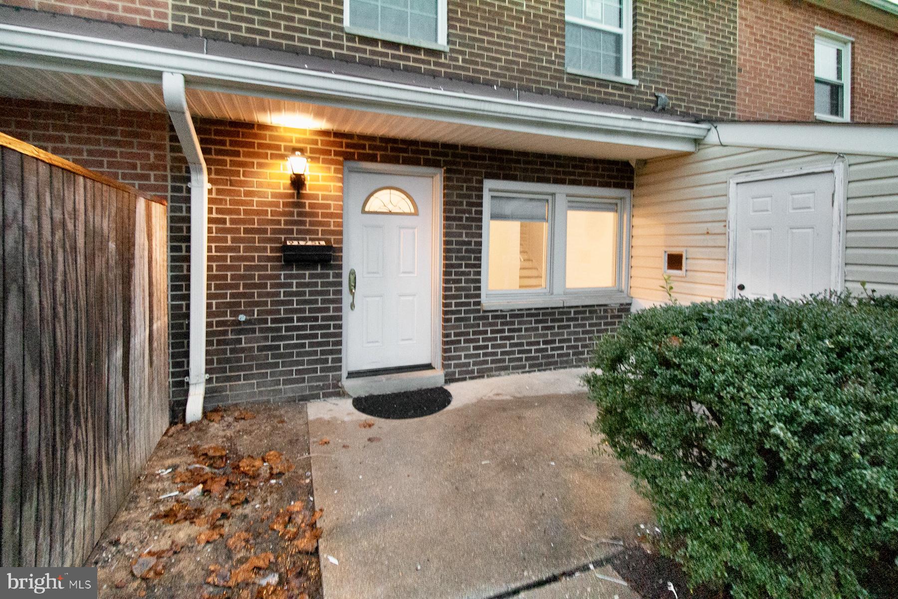 Beautiful starter home in Howard county! 2 bedrooms 1 1/2 bath. All Recently painted. New Pergo floo