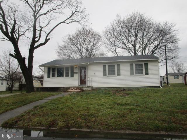Elkton. Welcome home to 1 Peach Road.  This 3 bedroom 1 bath comes with great features that include;