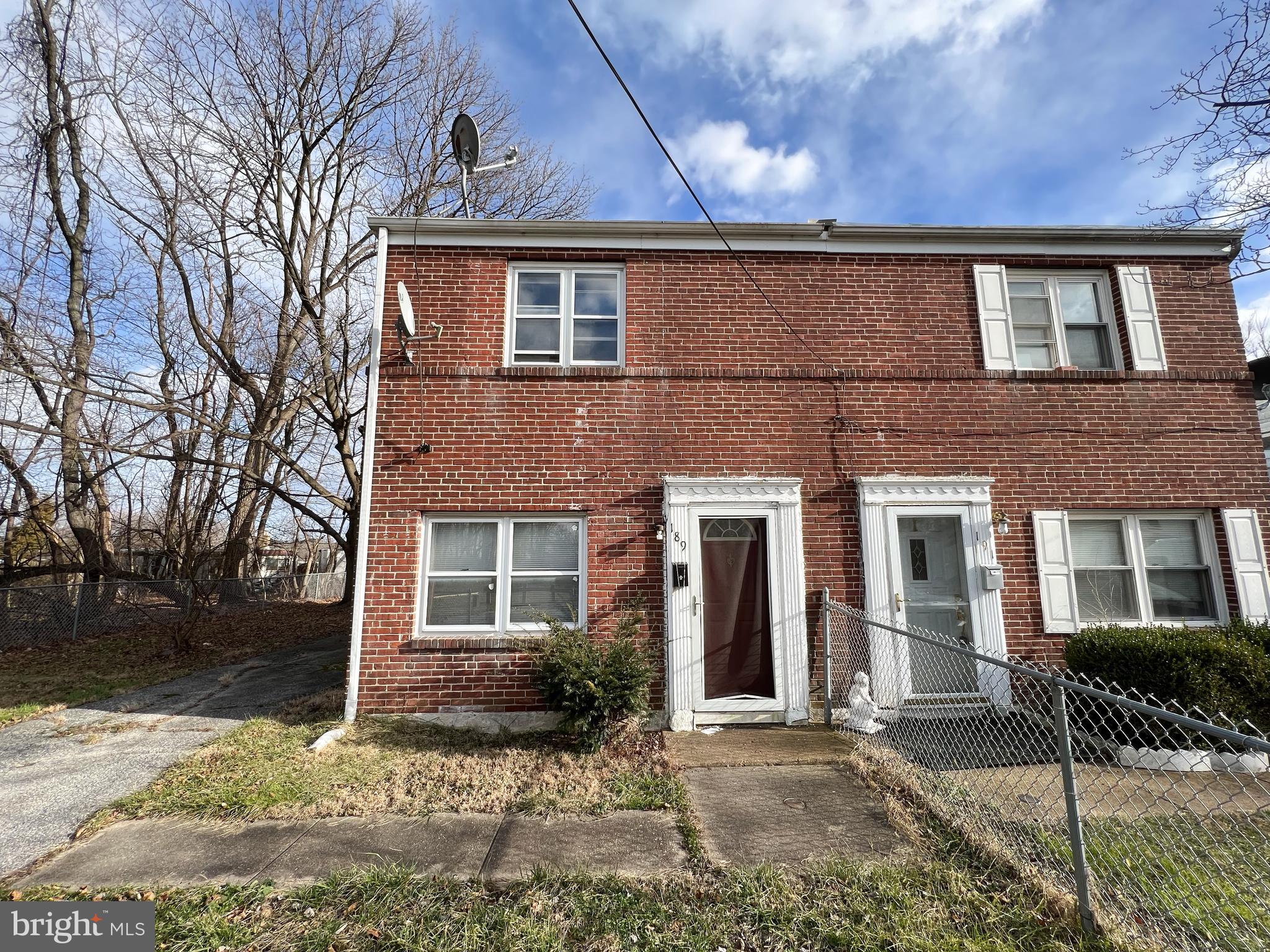 Fabulously Located Two-Story Twin-Home in New Castle! Situated only 3-miles from Downtown Wilmington
