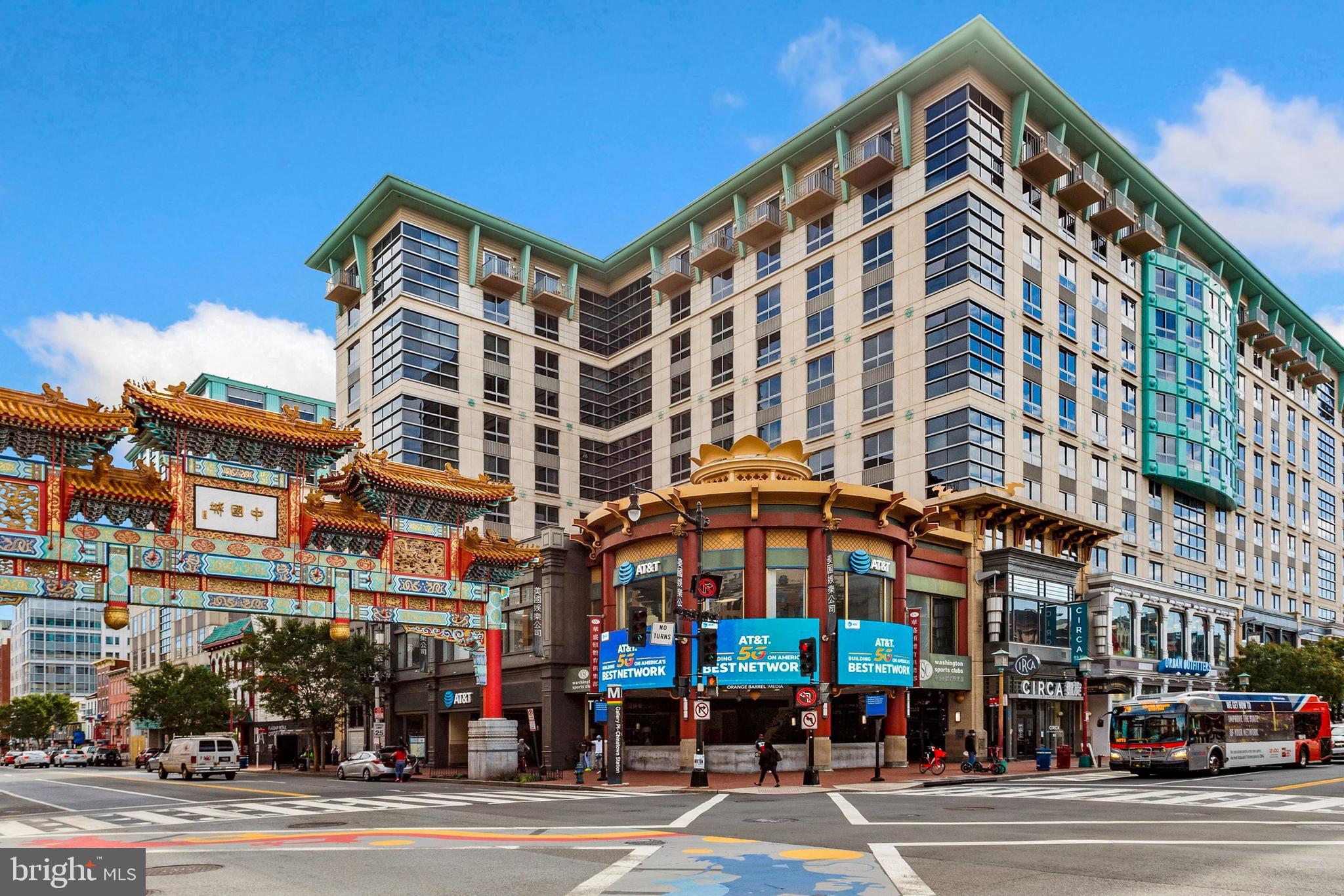 Turnkey condo in the heart of Chinatown with a rare expansive patio, ideal for outdoor entertaining.