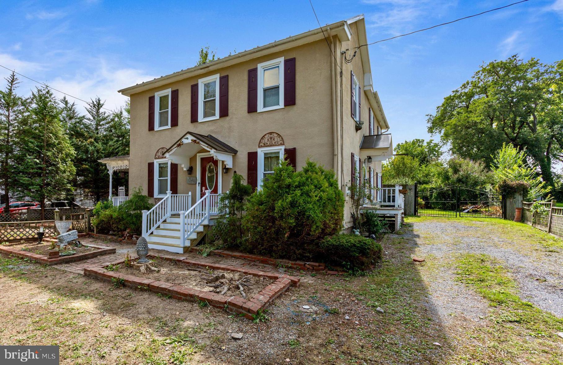 Charming Victorian in the quaint town of Berryville*** This 3 level property is within walking dista