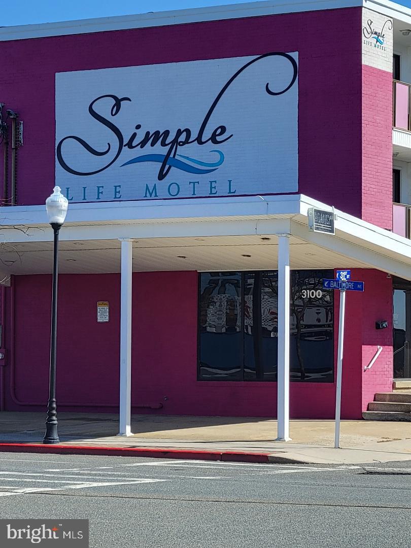 The Simple Life Motel- 32 Total Rooms. 23 standard -remodeled Ocean Block rooms with a Ocean View, 9