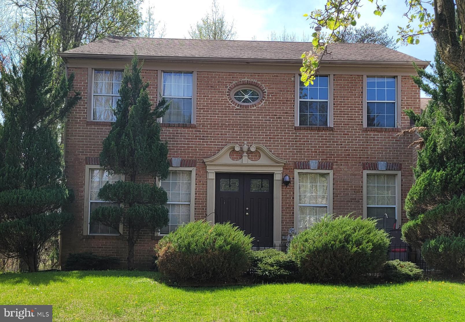 LARGE BRICK FRONT COLONIAL ON 1/3+ ACRE!  This is an ESTATE SALE. Available for immediate sale.  Pro